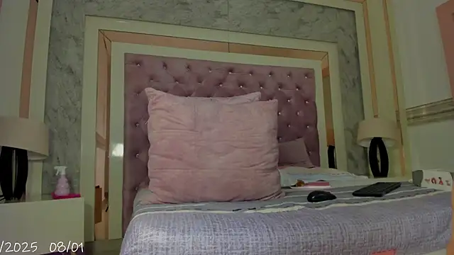 Ariel Versace online show from January 2026 01:24:02 PM