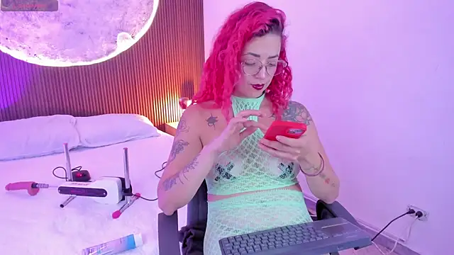 Snapshot of RoxanneStorm_ chatting on July 2026 04:52:02 AM RoxanneStorm online show from July 2026 04:52:02 AM