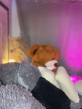 Emiily Moore1 online show from December 2025 01:47:01 AM