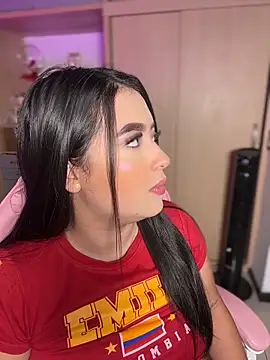 Emiily Moore1 online show from April 2026 10:05:02 PM