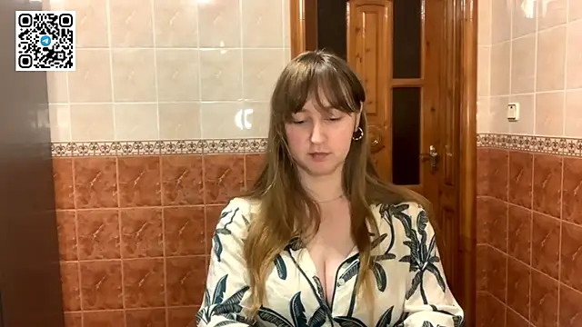 MaroonMoon  online show from September 2025 07:30:01 PM