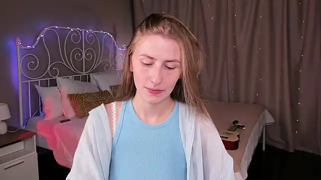 Snapshot of VesperaCeleste chatting on September 2025 03:41:02 AM VesperaCeleste online show from September 2025 03:41:02 AM