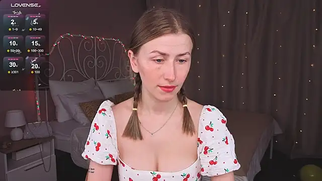 Snapshot of VesperaCeleste chatting on October 2025 05:36:02 AM VesperaCeleste online show from October 2025 05:36:02 AM