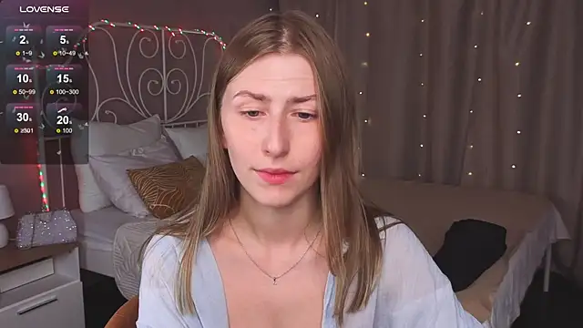 Snapshot of VesperaCeleste chatting on October 2025 05:48:02 AM VesperaCeleste online show from October 2025 05:48:02 AM