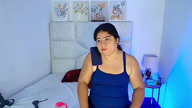elizawiliamst online show from July 2026 11:59:01 AM