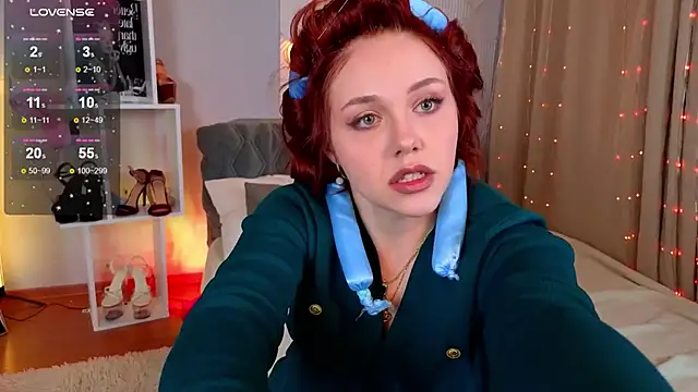 Snapshot of PollyVinice chatting on November 2025 04:00:01 AM PollyVinice online show from November 2025 04:00:01 AM