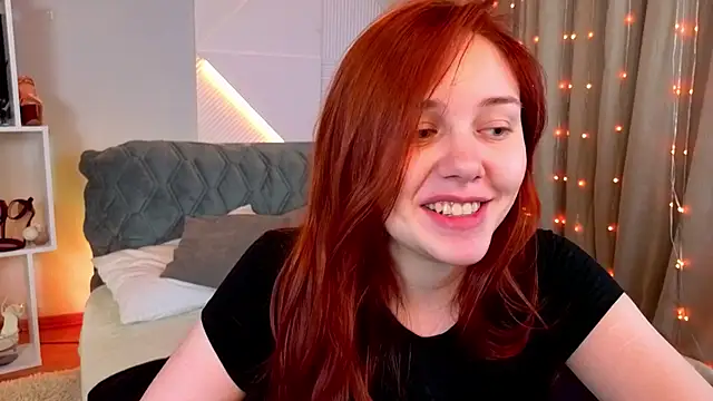 Snapshot of PollyVinice chatting on November 2025 12:06:01 PM PollyVinice online show from November 2025 12:06:01 PM