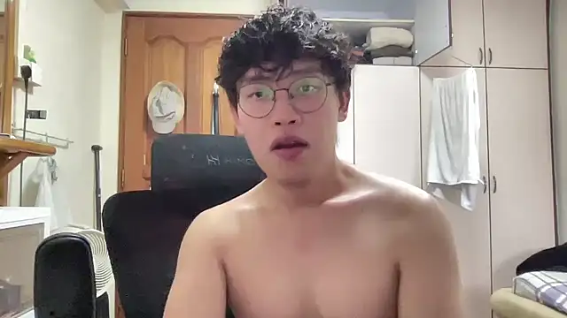 Passionatetwink2 online show from February 2026 07:53:02 AM