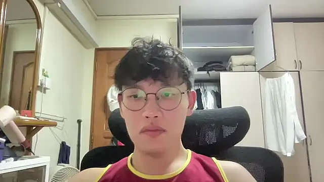 Snapshot of Passionatetwink2 chatting on May 2026 03:17:01 PM Passionatetwink2 online show from May 2026 03:17:01 PM