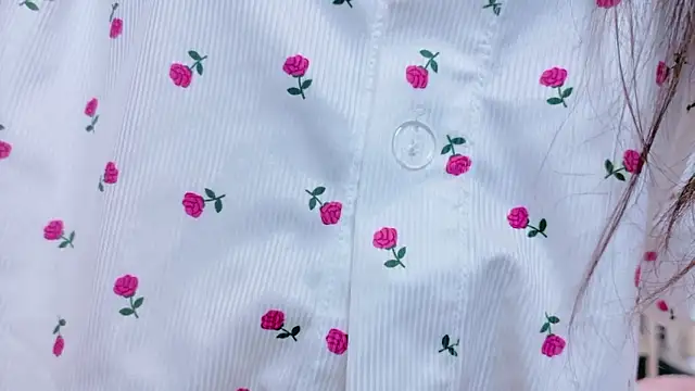 Snapshot of RIRI-style chatting on October 2025 02:52:02 PM RIRI-style online show from October 2025 02:52:02 PM