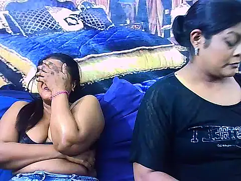 Snapshot of IndianSexyLady4u chatting on December 2025 09:47:02 AM IndianSexyLady4u online show from December 2025 09:47:02 AM