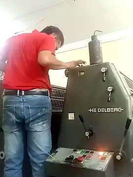 Snapshot of Srsexy18cm chatting on November 2025 03:34:02 PM Srsexy18cm online show from November 2025 03:34:02 PM