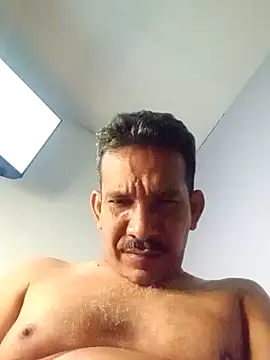 Snapshot of Srsexy18cm chatting on November 2025 12:43:02 AM Srsexy18cm online show from November 2025 12:43:02 AM