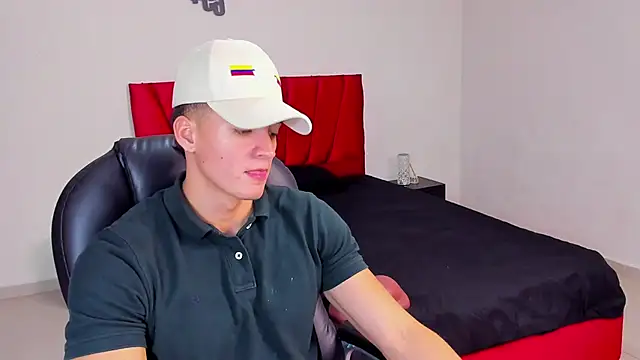 Snapshot of paull_george chatting on September 2025 01:11:02 PM paull george online show from September 2025 01:11:02 PM