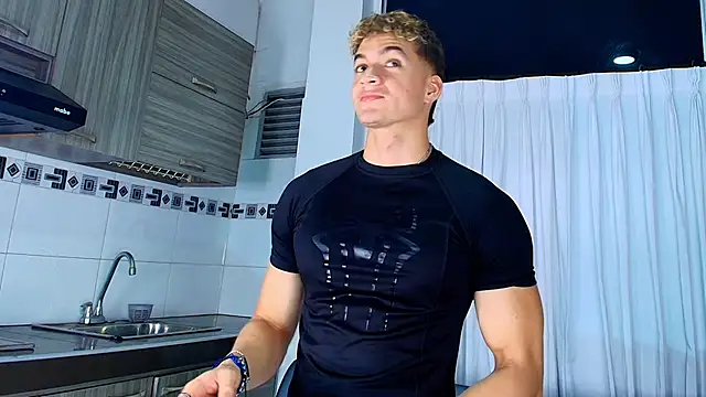 Snapshot of paull_george chatting on September 2025 04:12:01 AM paull george online show from September 2025 04:12:01 AM