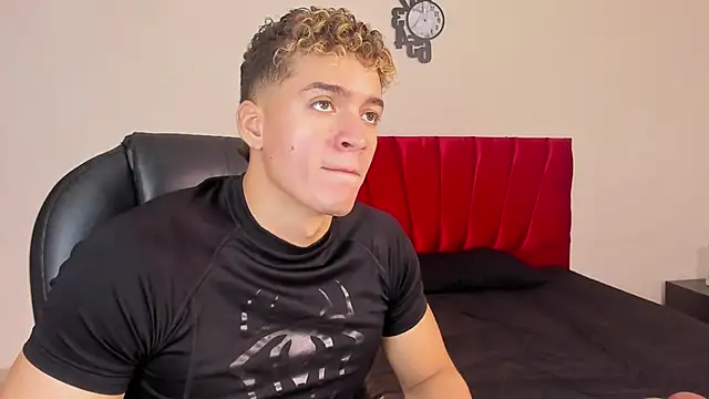 Snapshot of paull_george chatting on September 2025 01:22:01 PM paull george online show from September 2025 01:22:01 PM