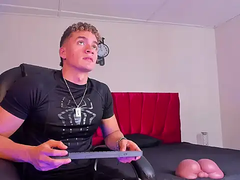 Snapshot of paull_george chatting on October 2025 05:33:02 PM paull george online show from October 2025 05:33:02 PM