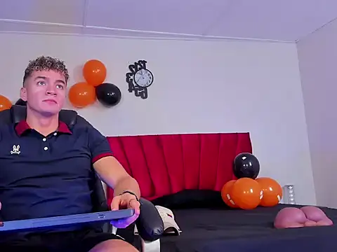 Snapshot of paull_george chatting on October 2025 03:10:01 PM paull george online show from October 2025 03:10:01 PM