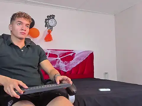 Snapshot of paull_george chatting on October 2025 02:07:02 PM paull george online show from October 2025 02:07:02 PM