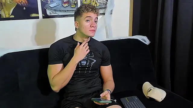 Snapshot of paull_george chatting on October 2025 05:32:02 AM paull george online show from October 2025 05:32:02 AM