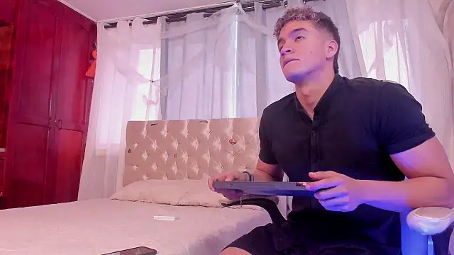 Snapshot of paull_george chatting on October 2025 03:12:01 PM paull george online show from October 2025 03:12:01 PM