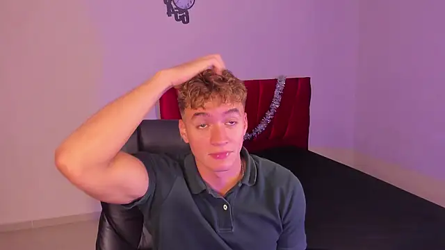 Snapshot of paull_george chatting on November 2025 03:00:02 PM paull george online show from November 2025 03:00:02 PM