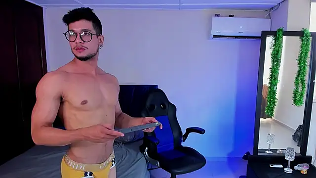 Snapshot of paull_george chatting on December 2025 04:36:01 PM paull george online show from December 2025 04:36:01 PM