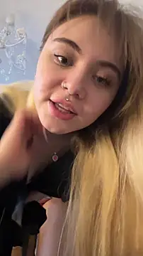 Snapshot of LunaMillie chatting on December 2025 02:24:02 PM LunaMillie online show from December 2025 02:24:02 PM