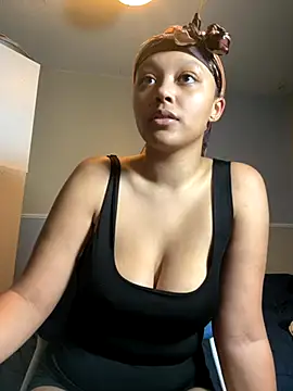 Snapshot of Marleymols chatting on December 2025 09:32:01 PM Marleymols online show from December 2025 09:32:01 PM