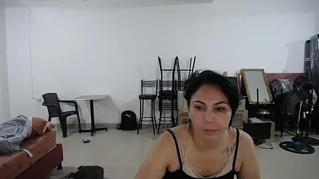 yohacriss online show from November 2025 04:58:02 AM