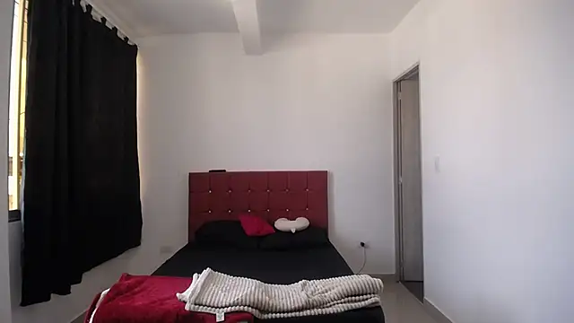 yohacriss online show from November 2025 03:34:01 PM