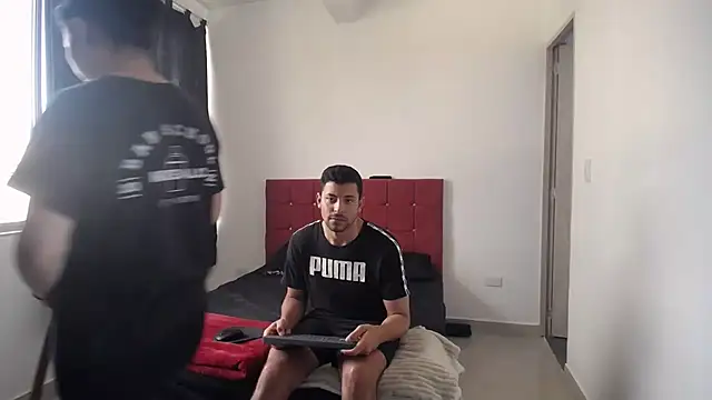 yohacriss online show from December 2025 06:47:02 PM