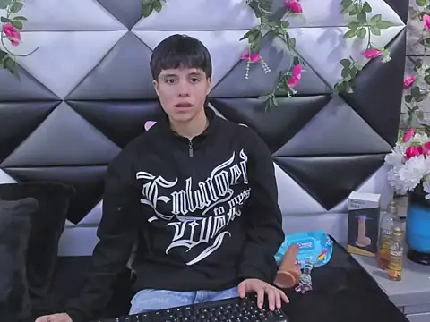 Bruno Cruzz online show from October 2025 02:41:02 AM