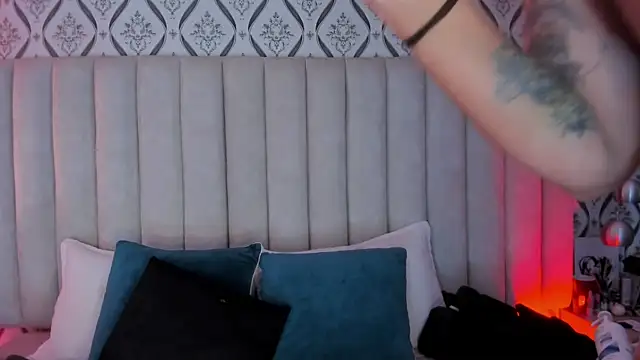 Sky Junne online show from April 2026 05:50:02 PM