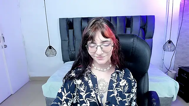 AfroditaLeclair online show from November 2025 05:23:01 PM