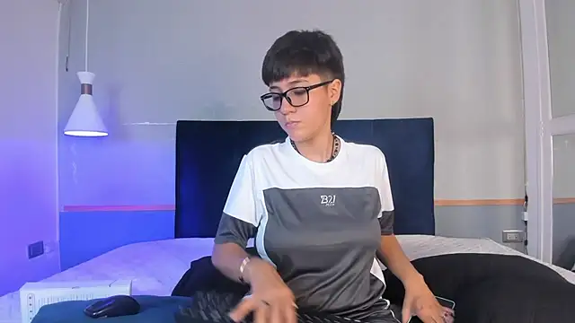 Tsuki Maru online show from November 2025 08:36:02 PM