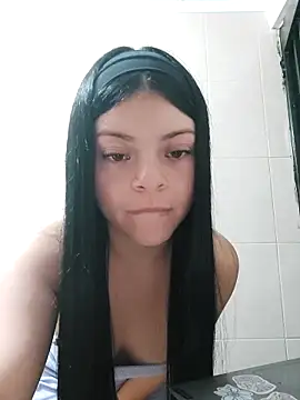 Snapshot of LunaJacobs chatting on November 2025 10:45:02 PM LunaJacobs online show from November 2025 10:45:02 PM