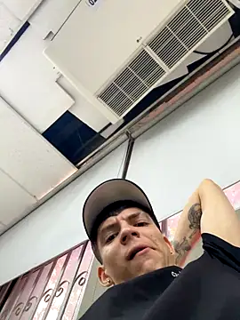 Snapshot of Luck__090 chatting on October 2025 06:17:02 PM Luck  090 online show from October 2025 06:17:02 PM