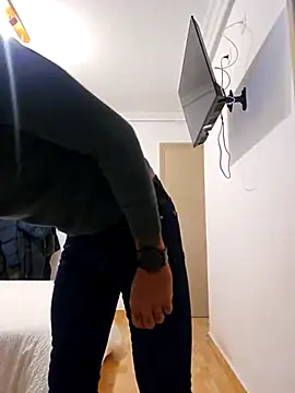 Latinfogoso84 online show from November 2025 12:16:01 PM