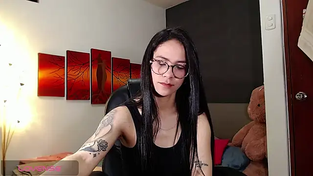 Ashley olivares online show from November 2025 08:33:02 PM