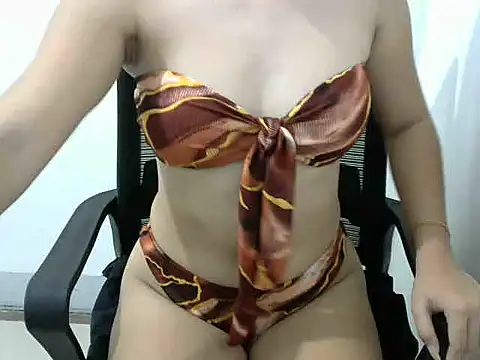 Snapshot of Scarlet_anne18xx chatting on June 2026 04:46:02 AM Scarlet anne18xx online show from June 2026 04:46:02 AM