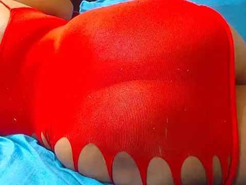 BeverlyQueen14 online show from November 2025 05:17:02 AM