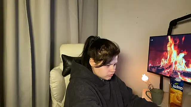 Snapshot of GoddessDarina chatting on October 2025 11:54:02 PM GoddessDarina online show from October 2025 11:54:02 PM