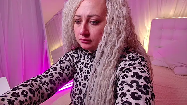 Lilit 1Love online show from November 2025 04:16:02 PM