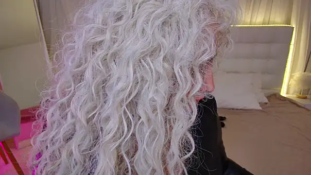 Lilit 1Love online show from November 2025 04:43:02 PM