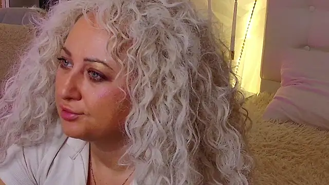 Lilit 1Love online show from December 2025 04:35:01 PM