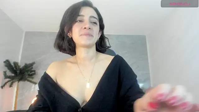 sara lopez s online show from October 2025 01:34:01 AM