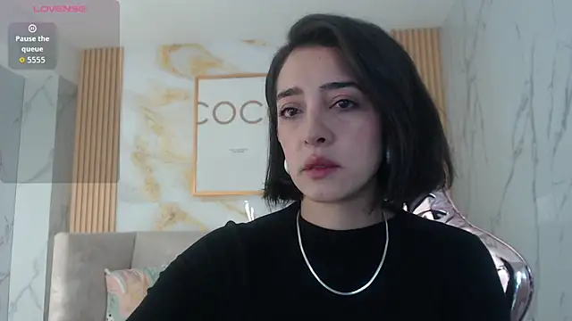 sara lopez s online show from October 2025 01:29:01 PM