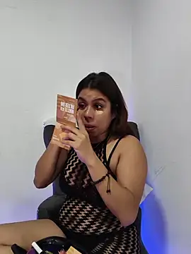 Snapshot of GabyMontenegro chatting on February 2026 01:18:01 PM GabyMontenegro online show from February 2026 01:18:01 PM