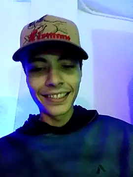 Snapshot of Master_liam00 chatting on December 2025 01:44:02 AM Master liam00 online show from December 2025 01:44:02 AM